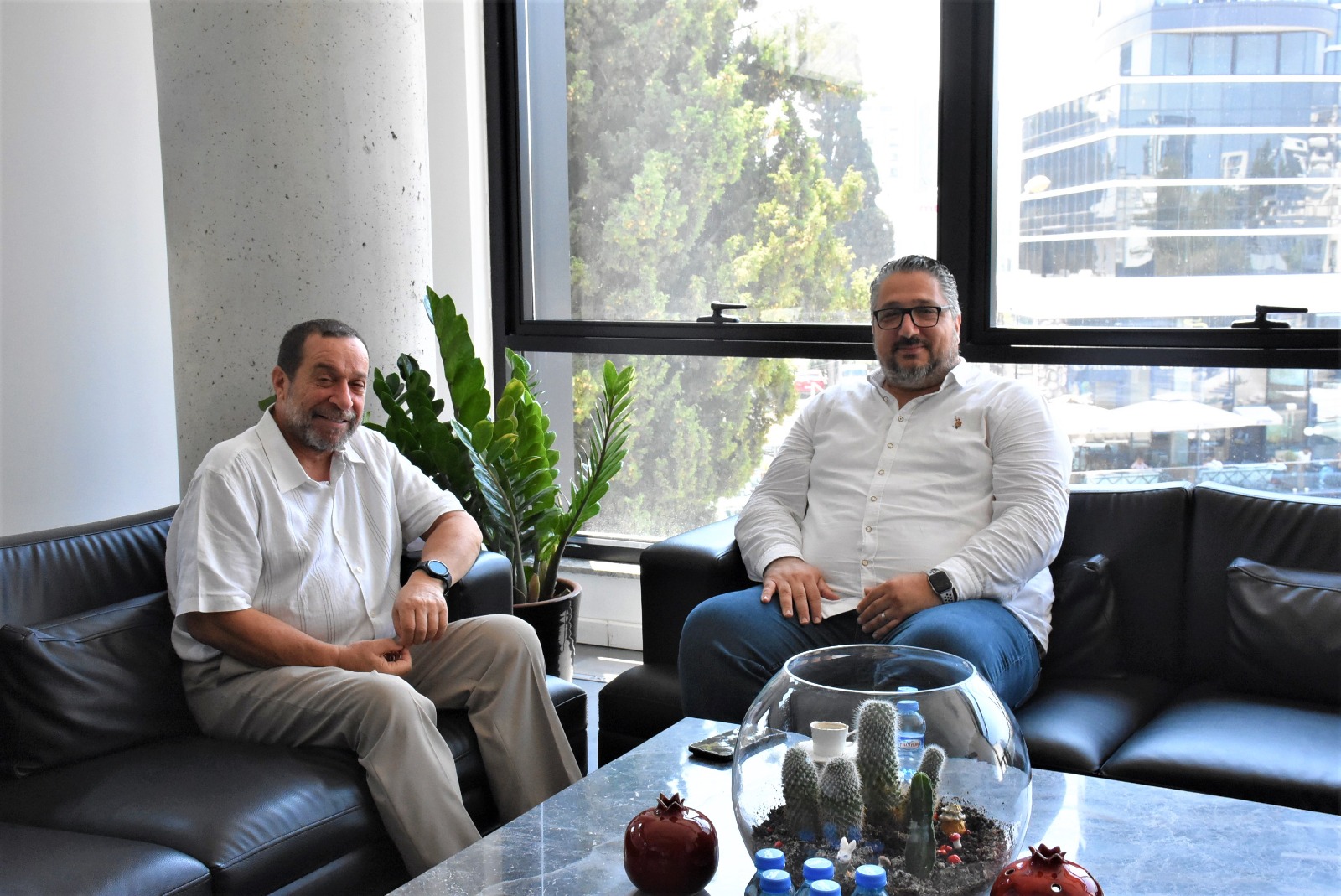 Demokrat Parti eski Genel Başkanı Serdar Denktaş, Girne Belediye Başkanı Murat Şenkul’a ziyaret gerçekleştirdi